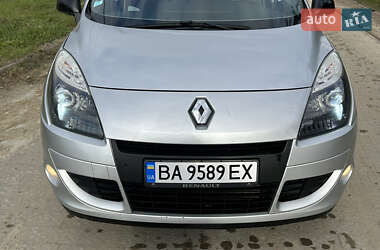 Минивэн Renault Scenic 2011 в 