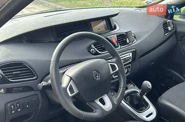 Минивэн Renault Scenic 2011 в 