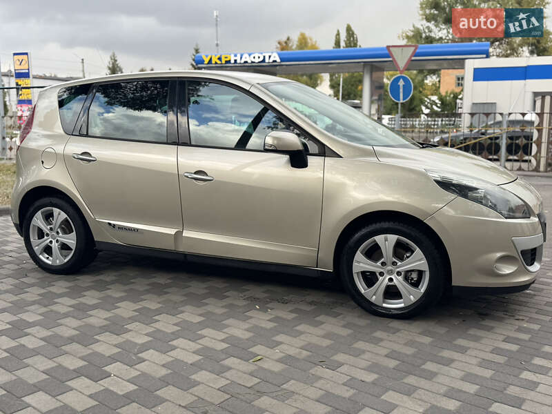 Мінівен Renault Scenic 2010 в Лубнах