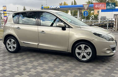 Минивэн Renault Scenic 2010 в 