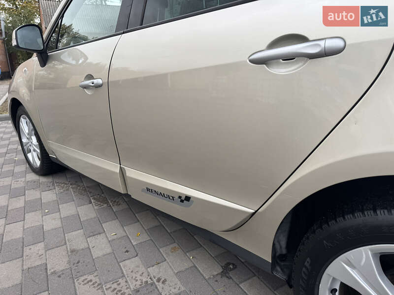 Мінівен Renault Scenic 2010 в Лубнах