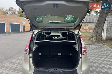 Минивэн Renault Scenic 2010 в 