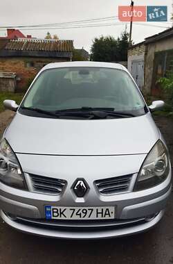 Минивэн Renault Scenic 2009 в 