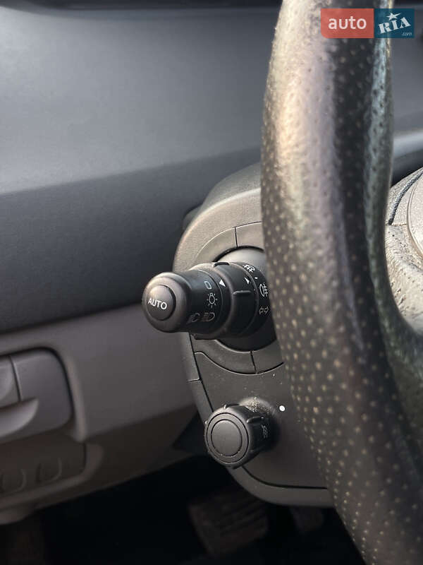 Минивэн Renault Scenic 2005 в Надворной