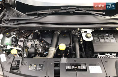Минивэн Renault Scenic 2014 в 