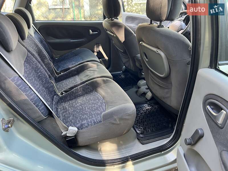 Минивэн Renault Scenic 2003 в Черновцах