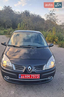 Минивэн Renault Scenic 2009 в 