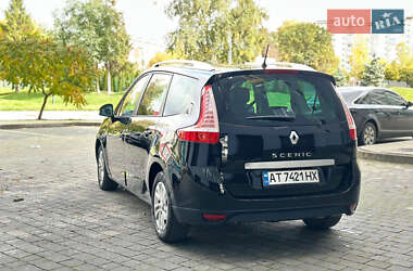 Минивэн Renault Scenic 2015 в 