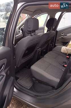 Минивэн Renault Scenic 2011 в 