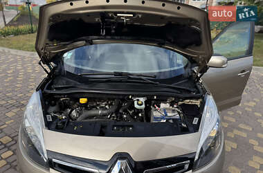 Минивэн Renault Scenic 2014 в 