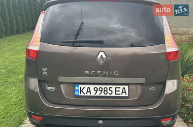 Минивэн Renault Scenic 2011 в 