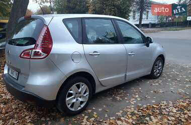 Минивэн Renault Scenic 2011 в 