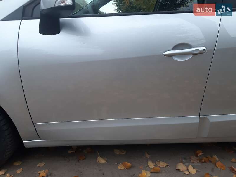 Минивэн Renault Scenic 2011 в Хороле