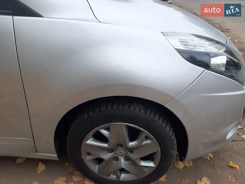 Минивэн Renault Scenic 2011 в Хороле