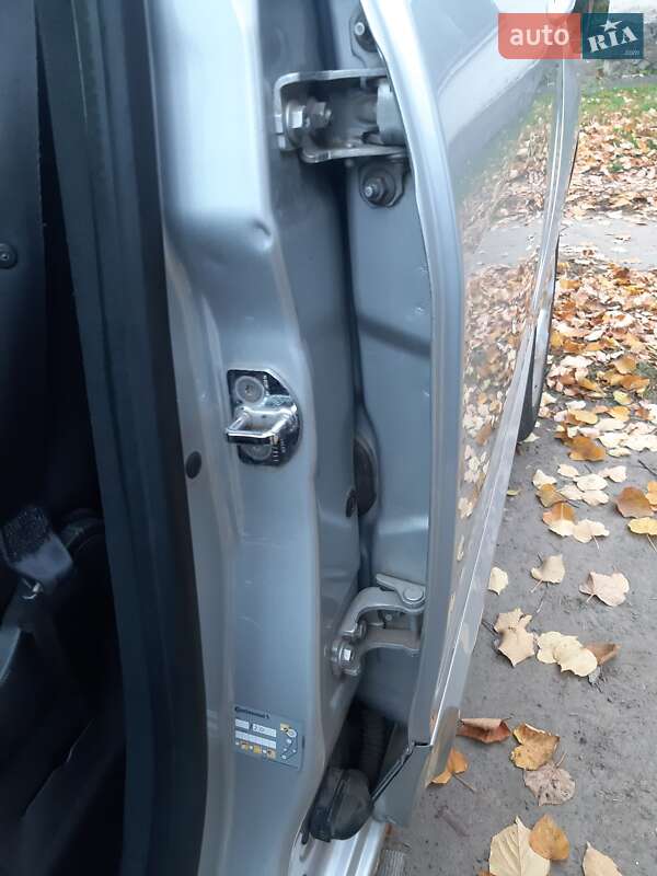 Минивэн Renault Scenic 2011 в Хороле