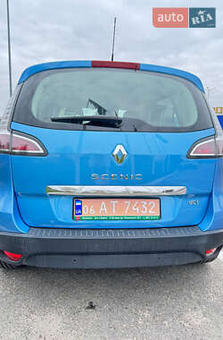 Минивэн Renault Scenic 2014 в 