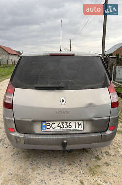 Минивэн Renault Scenic 2004 в 