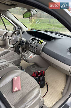 Минивэн Renault Scenic 2004 в 