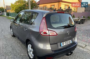 Минивэн Renault Scenic 2009 в 