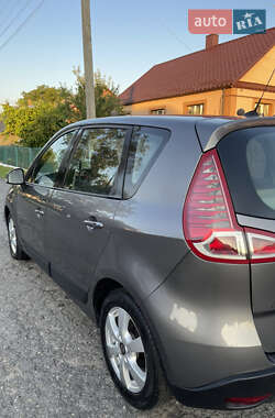 Минивэн Renault Scenic 2009 в 