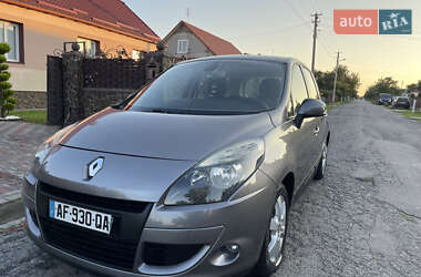 Минивэн Renault Scenic 2009 в 