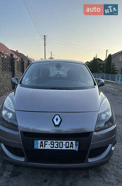 Минивэн Renault Scenic 2009 в 