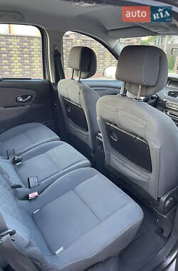 Минивэн Renault Scenic 2009 в 