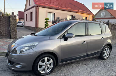 Минивэн Renault Scenic 2009 в 