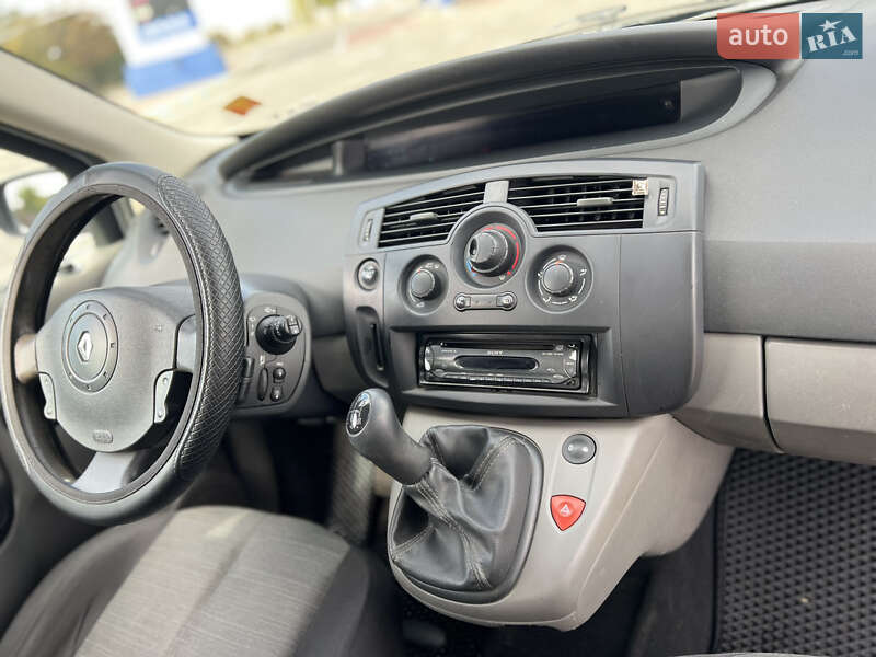 Мінівен Renault Scenic 2006 в Рені фото 18 Мінівен Renault Scenic 2006 в Рені