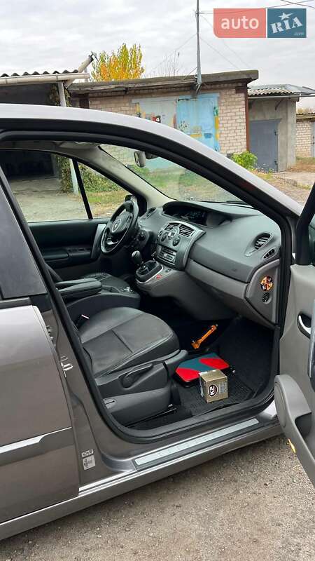 Минивэн Renault Scenic 2009 в Павлограде