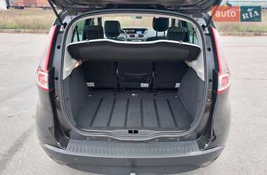 Мінівен Renault Scenic 2010 в  фото 16 Мінівен Renault Scenic 2010 в