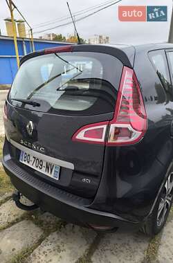 Минивэн Renault Scenic 2011 в 