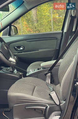 Мінівен Renault Scenic 2011 в 