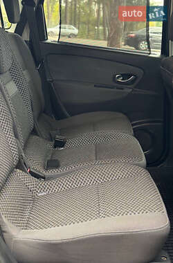 Мінівен Renault Scenic 2011 в 
