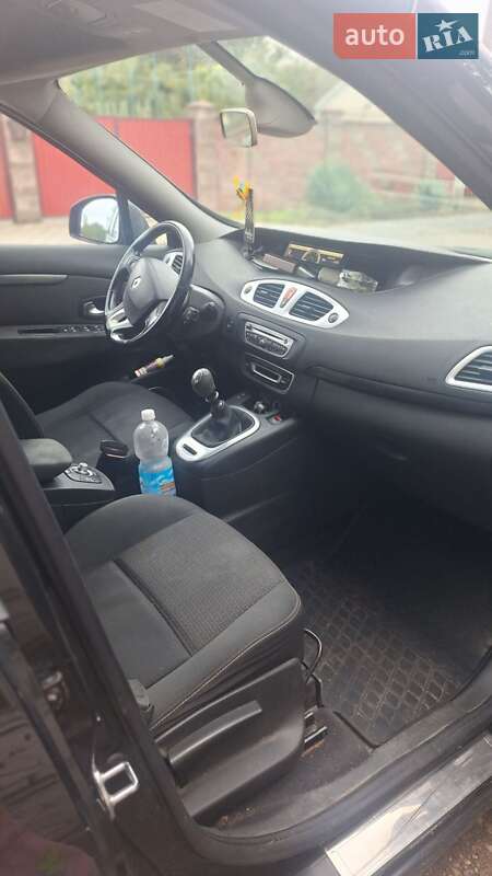 Мінівен Renault Scenic 2010 в Кривому Розі фото 3 Мінівен Renault Scenic 2010 в Кривому Розі