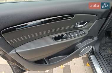 Минивэн Renault Scenic 2011 в 