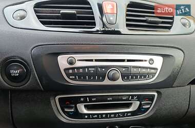 Минивэн Renault Scenic 2011 в 