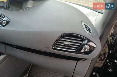Минивэн Renault Scenic 2011 в 