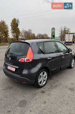 Минивэн Renault Scenic 2009 в 