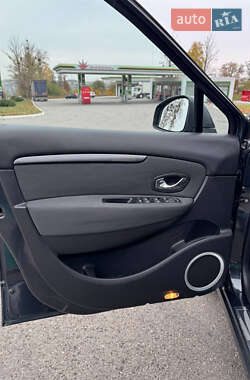 Минивэн Renault Scenic 2009 в 
