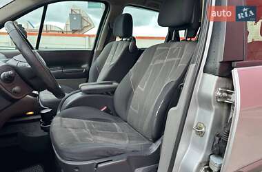 Мінівен Renault Scenic 2005 в  фото 8 Мінівен Renault Scenic 2005 в