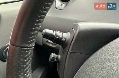 Мінівен Renault Scenic 2005 в  фото 22 Мінівен Renault Scenic 2005 в