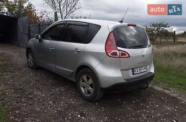 Минивэн Renault Scenic 2009 в 
