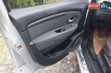 Минивэн Renault Scenic 2009 в 