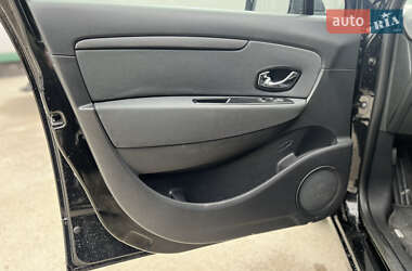 Минивэн Renault Scenic 2012 в 