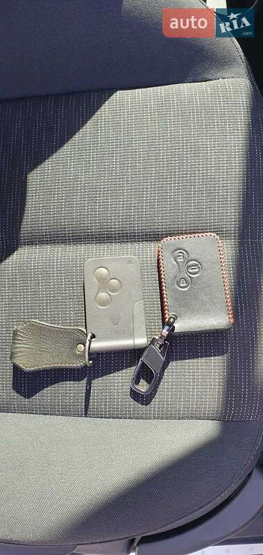 Мінівен Renault Scenic 2006 в Дніпрі фото 38 Мінівен Renault Scenic 2006 в Дніпрі