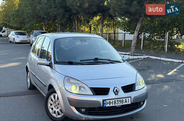 Минивэн Renault Scenic 2008 в  фото 15 Минивэн Renault Scenic 2008 в