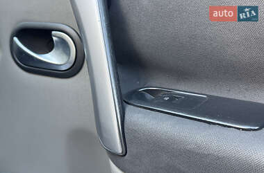 Мінівен Renault Scenic 2007 в  фото 39 Мінівен Renault Scenic 2007 в