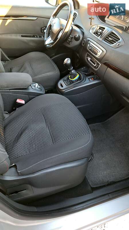 Мінівен Renault Scenic 2012 в Львові фото 12 Мінівен Renault Scenic 2012 в Львові