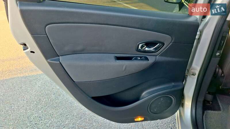 Мінівен Renault Scenic 2012 в Львові фото 21 Мінівен Renault Scenic 2012 в Львові